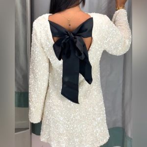 Long-sleeved Sequin Bow Dress size XS